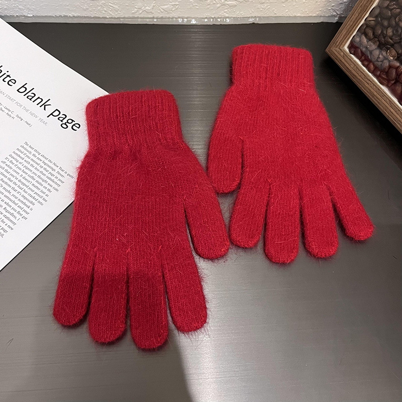 Варежки из кроличьей шерсти