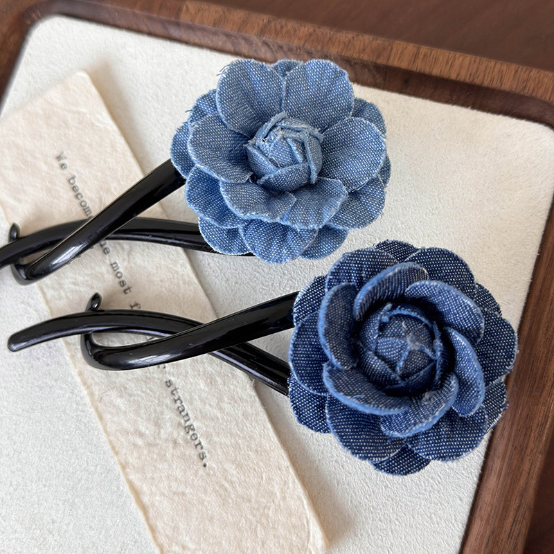 Grampo de Cabelo Twist Flor de Jeans