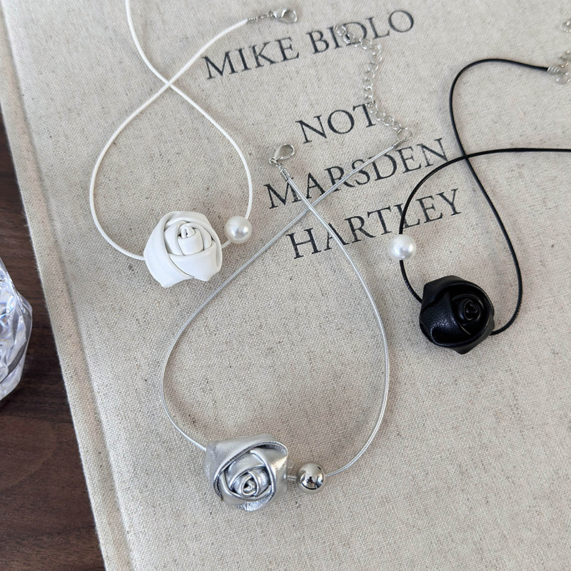 Шкіряний Намисто Чокер з Трояндою та Перлиною