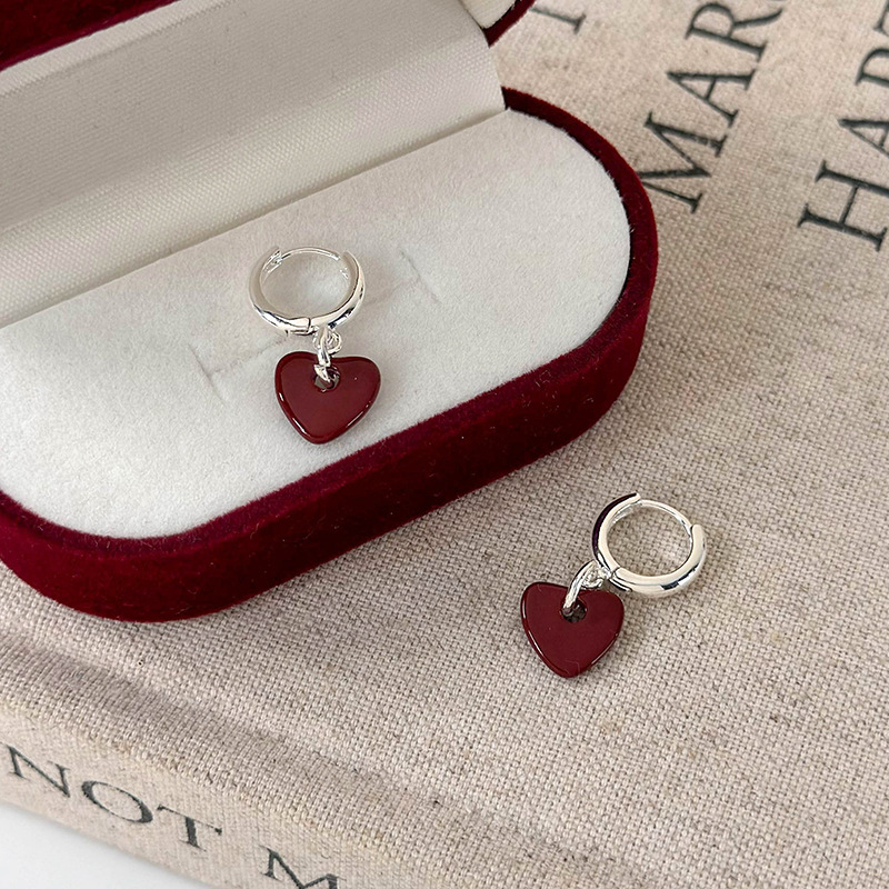 Orecchini a Cerchio con Cuore Rosso