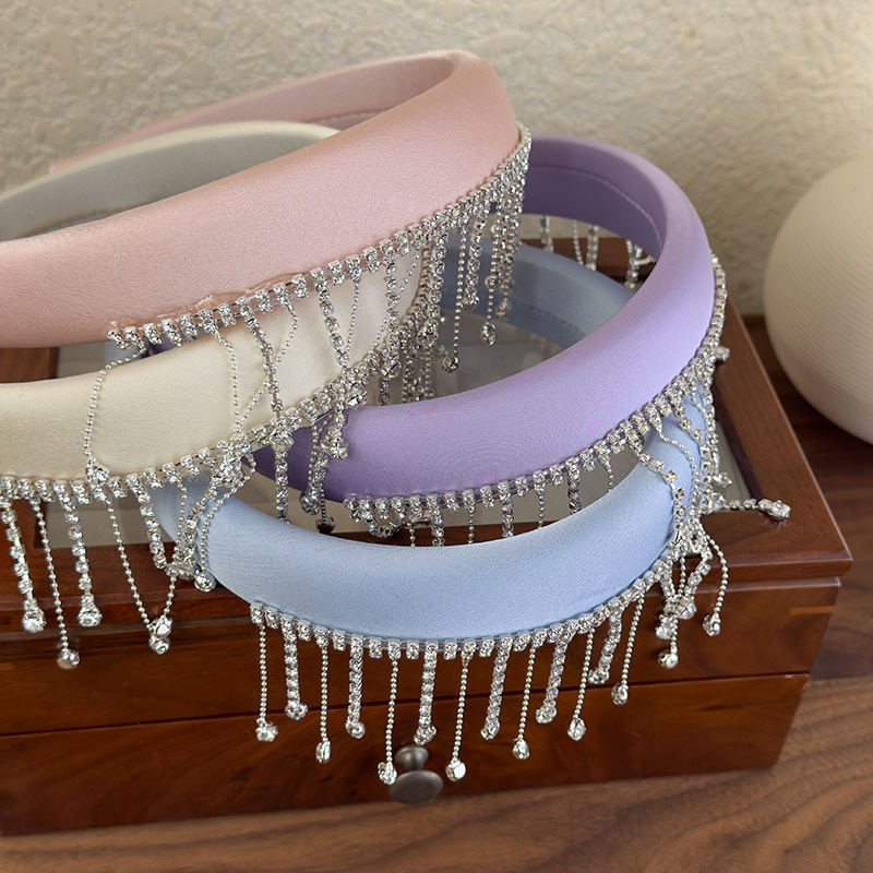 Κορδέλα Μαλλιών με Φούντες