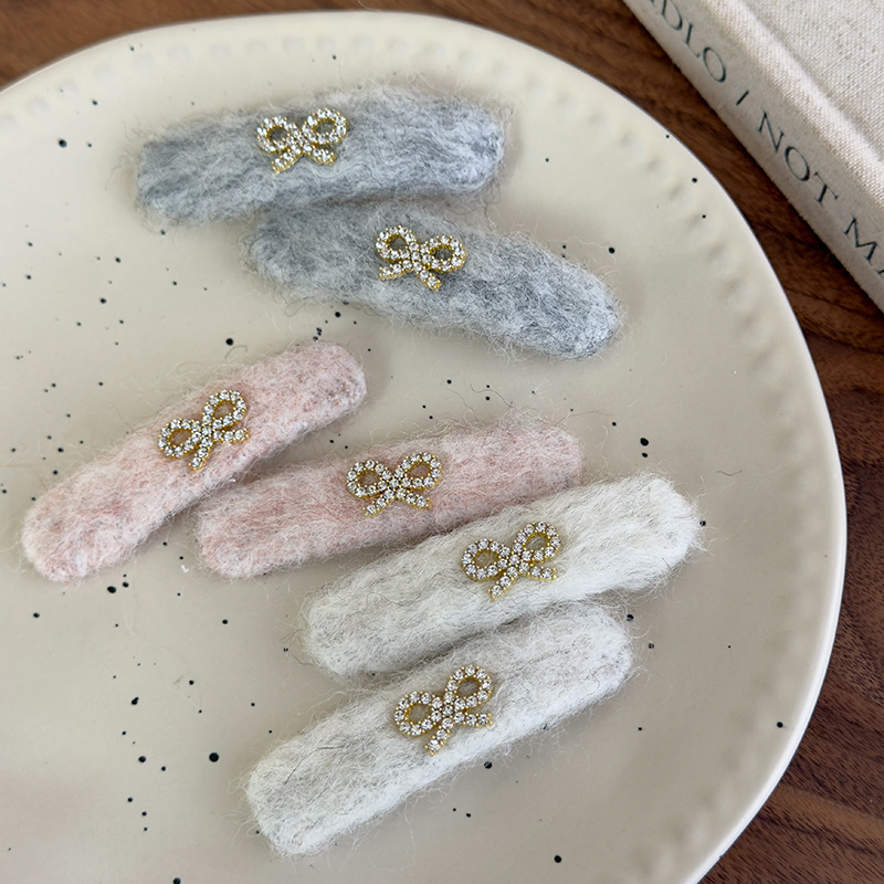 Agrafă de păr cu fundiță strass