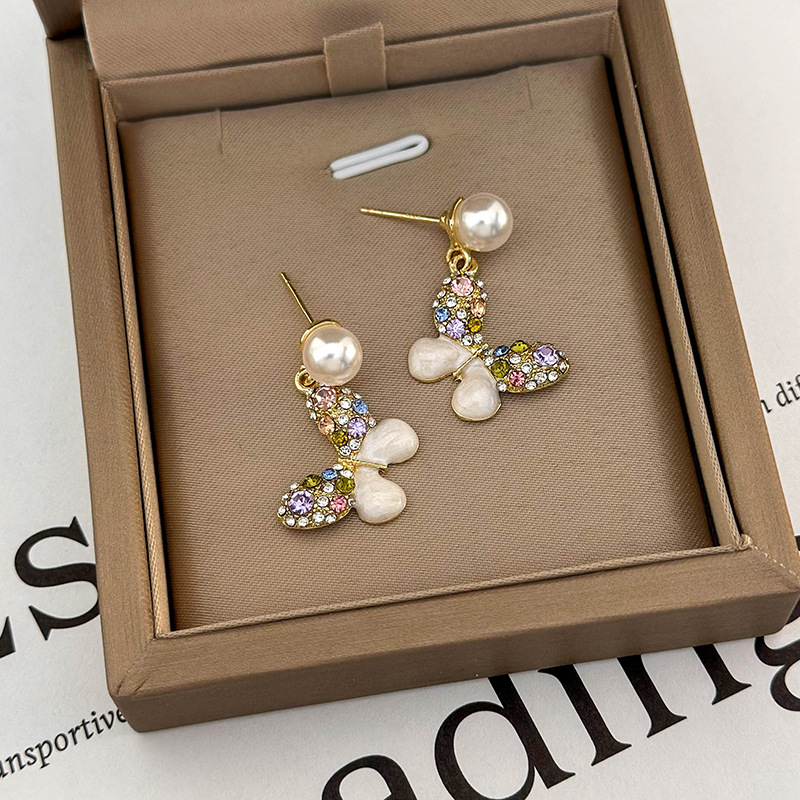 Orecchini Farfalla con Perle e Cristalli Colorati