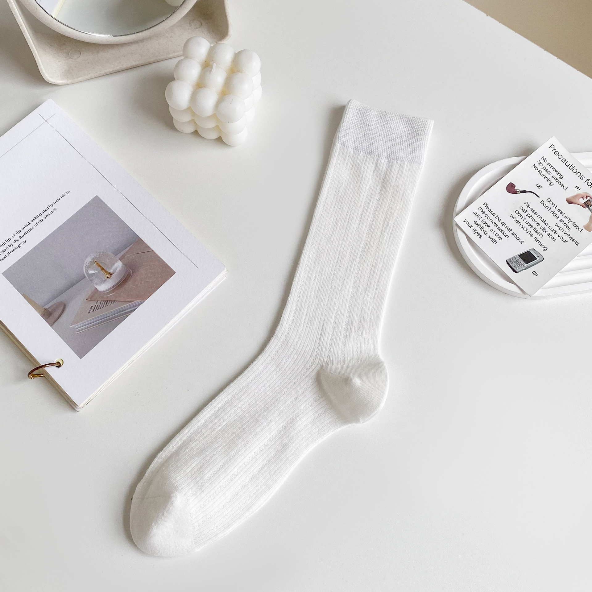 Meias Femininas de Malha Leve