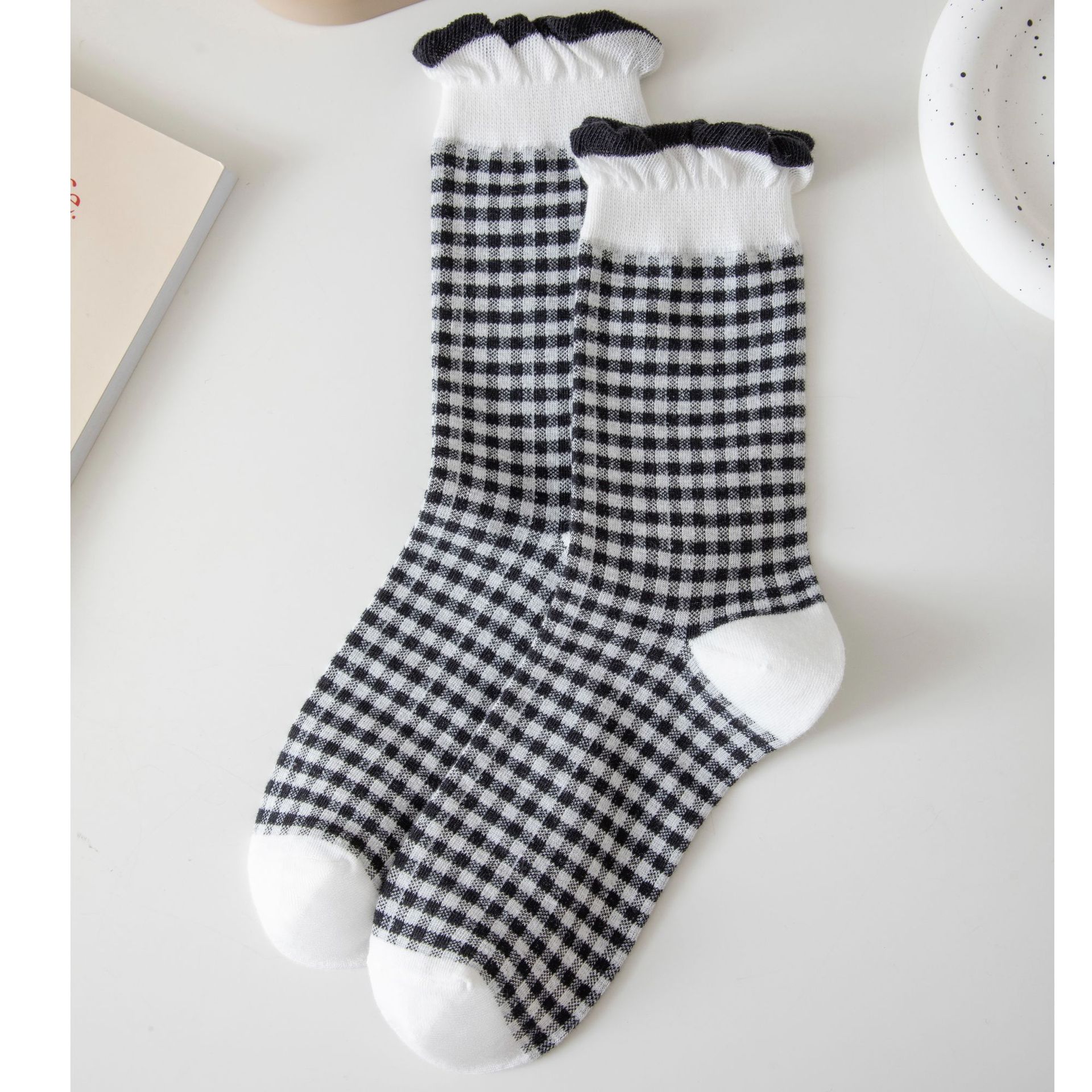 Meias Femininas de Xadrez e Bolinhas