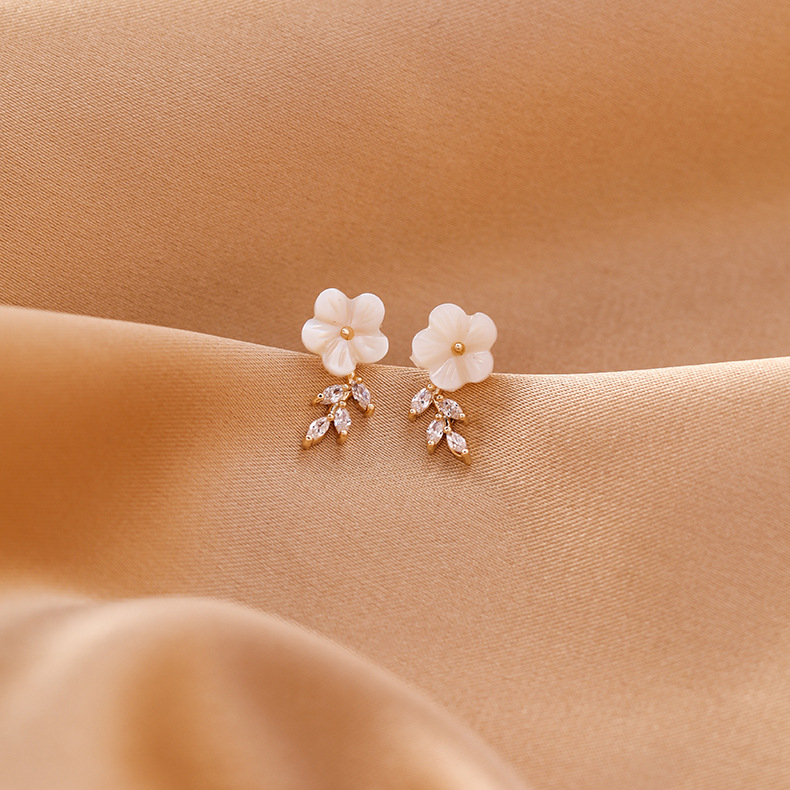 플로럴 이어 스터드