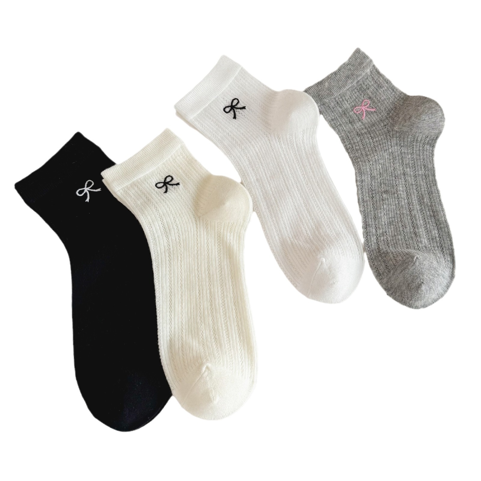 ถุงเท้าผู้หญิงแบบข้อเท้ามีปักโบว์