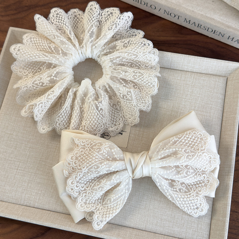 Hafciana Gumka do Włosów z Koronką