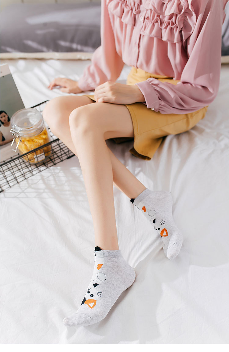 ถุงเท้าไม่โผล่อนิเมะ