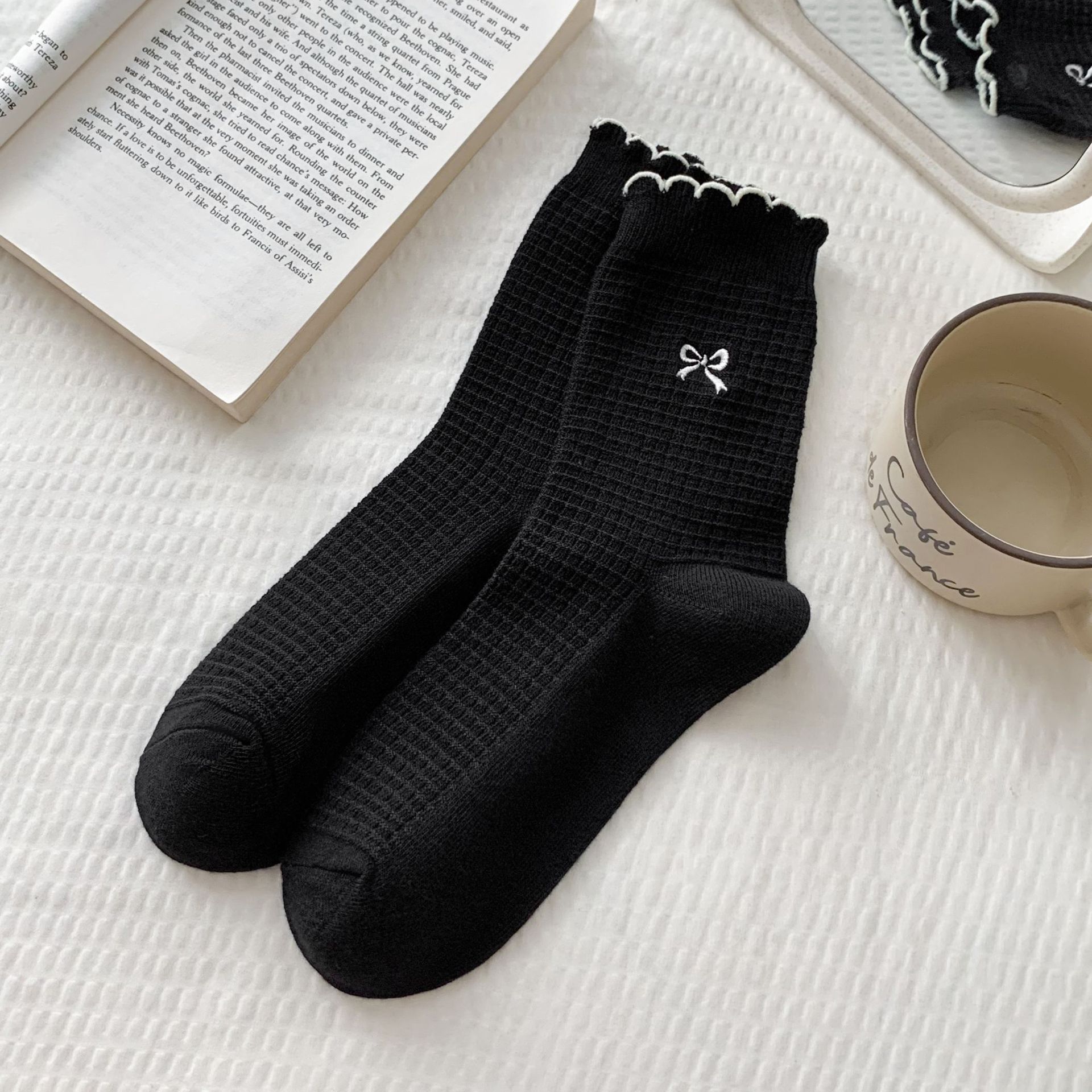 Meias Altas até o Joelho com Bordado de Laço