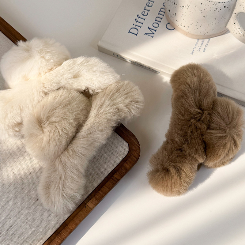 Agrafă pentru Păr din Blană de Iepure Angora