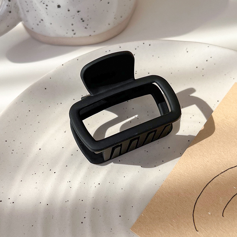 Agravă pătrată mică