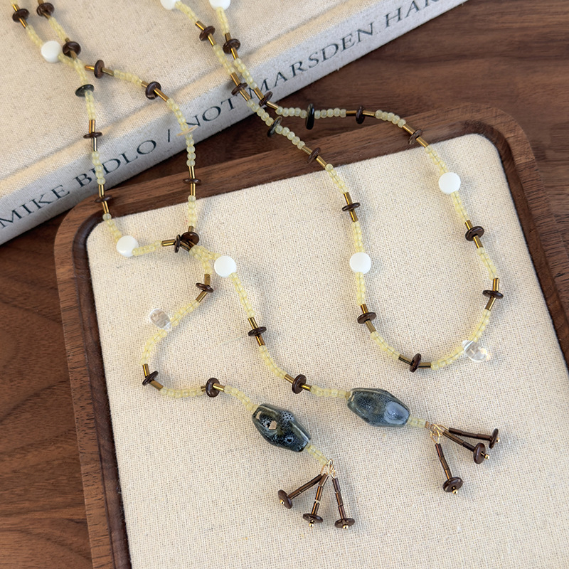 Багатошарове Намисто з Бісерним Камінним Кулоном