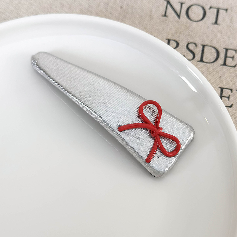 Barrette à Cheveux en Cuir avec Nœud Rouge