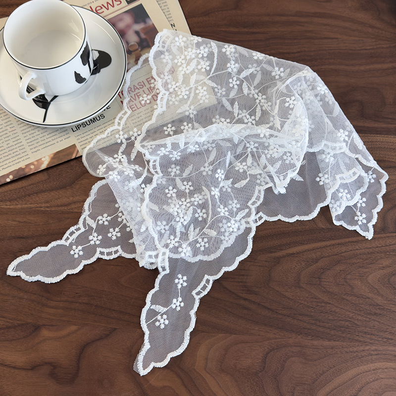 Σετ Γαλλικής Βίνταζ Φλοράλ Δαντέλας