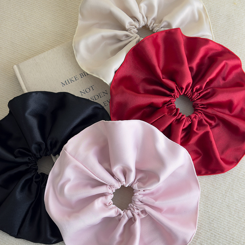 Premium Satäng Scrunchie