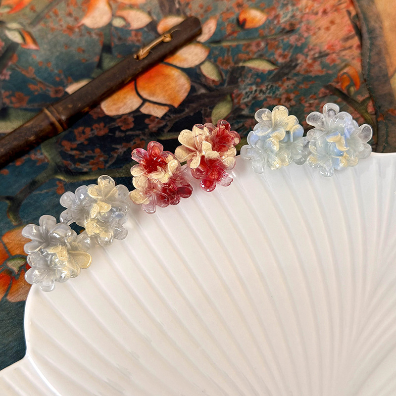 아크릴 옴브레 플로럴 스터드 귀걸이