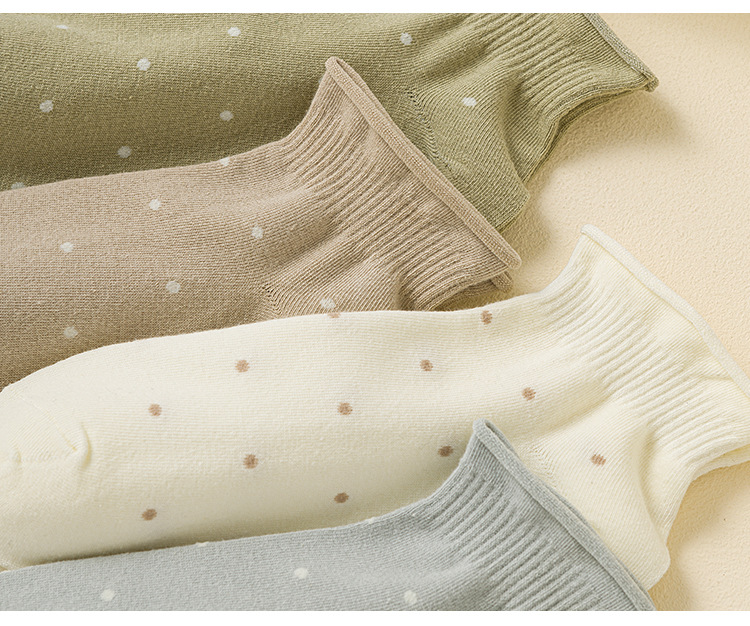 جوارب كاحل بنقشة البولكا دوت