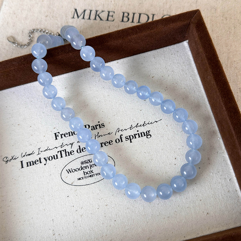 قلادة بحرية زرقاء بالخرز