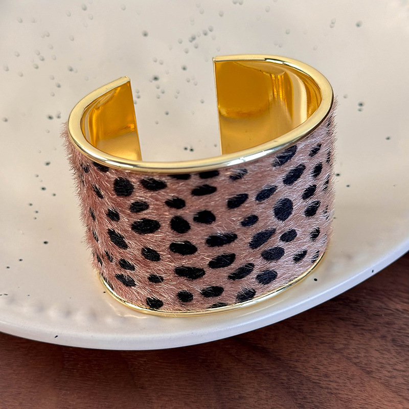 Браслет з відкритою манжетою леопардового та зебрового принту