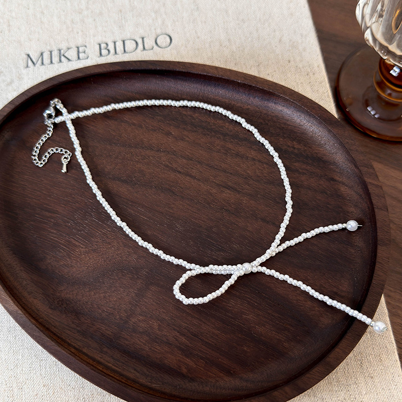 Намисто-чокер з перловою бантом