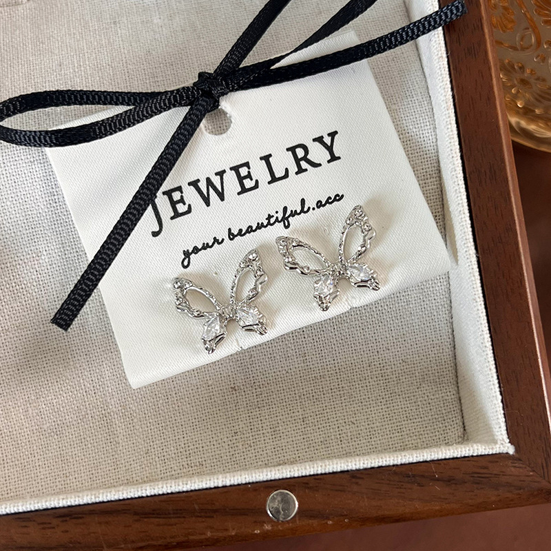 지르코니움 나비 귀걸이