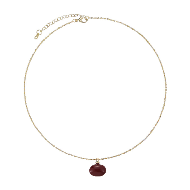 Намисто з підвіскою з бобів акації