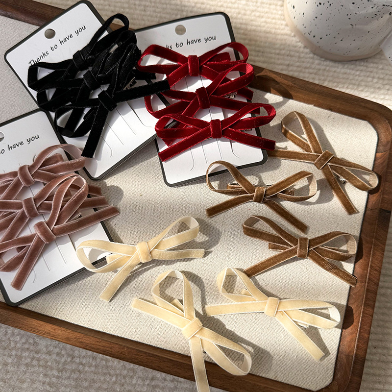 Agrafă de păr cu fundă de catifea