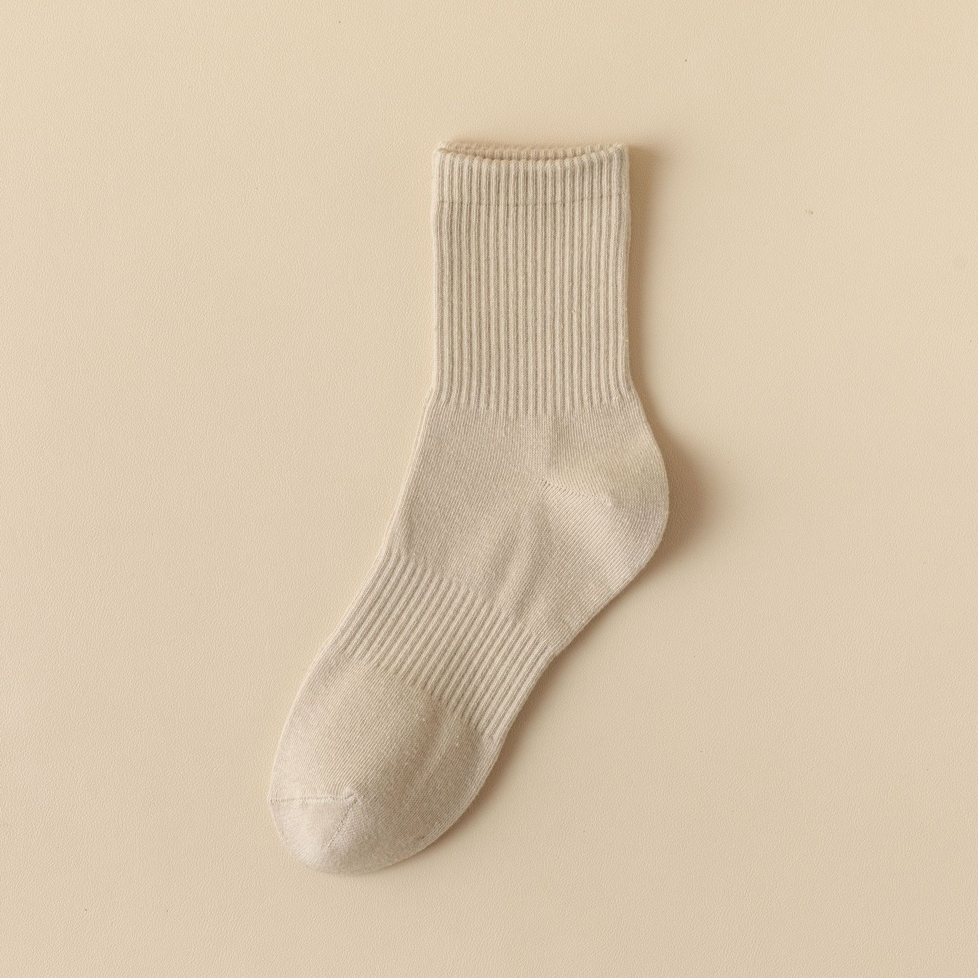 ถุงเท้ากีฬา Mid-Calf สีทึบ