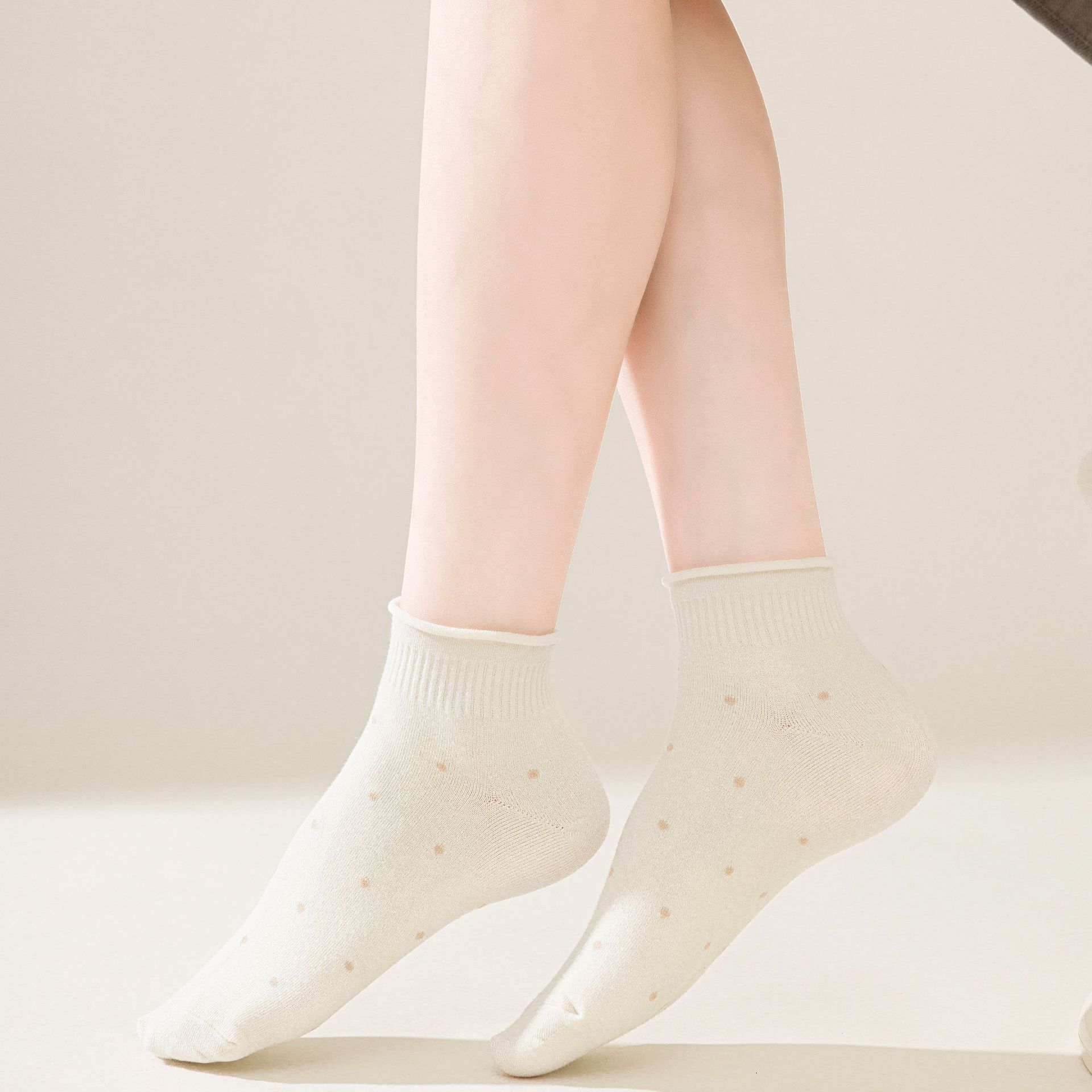 جوارب كاحل بنقشة البولكا دوت