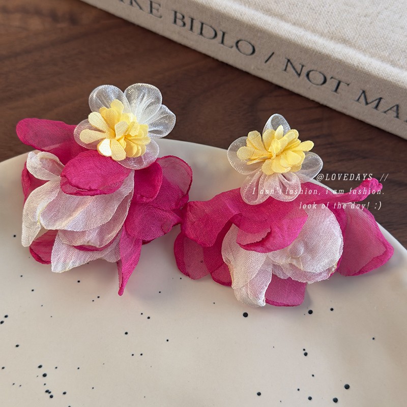 أقراط زهور تول وردية