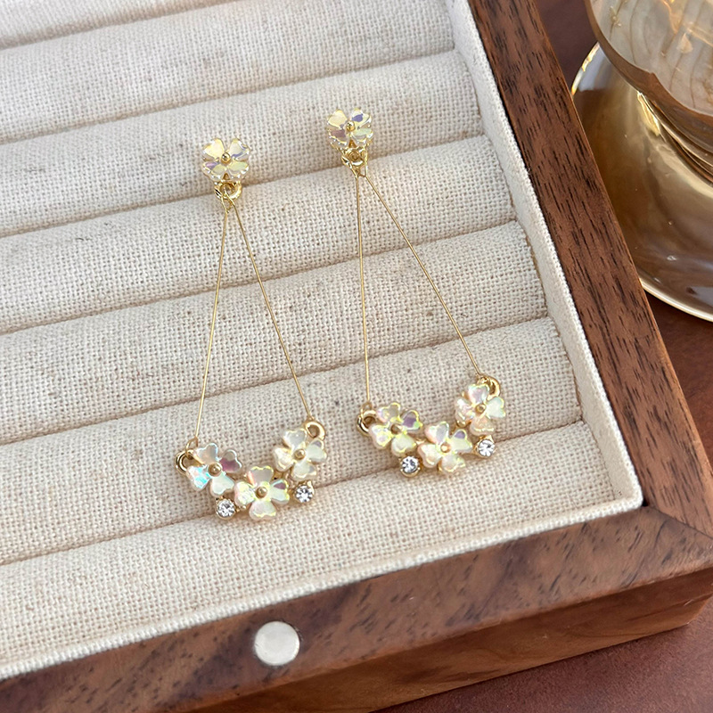 Orecchini con Pendenti a Petali Perlati Strass