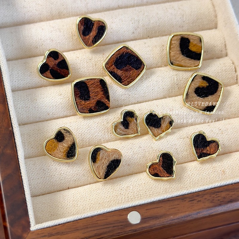 Geometrické Náušnice Srdce s Leopardím Potiskem