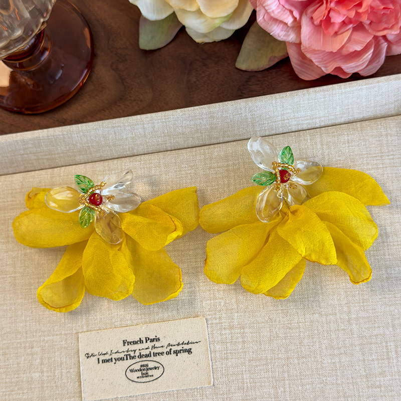 노란 패브릭 플라워 귀걸이