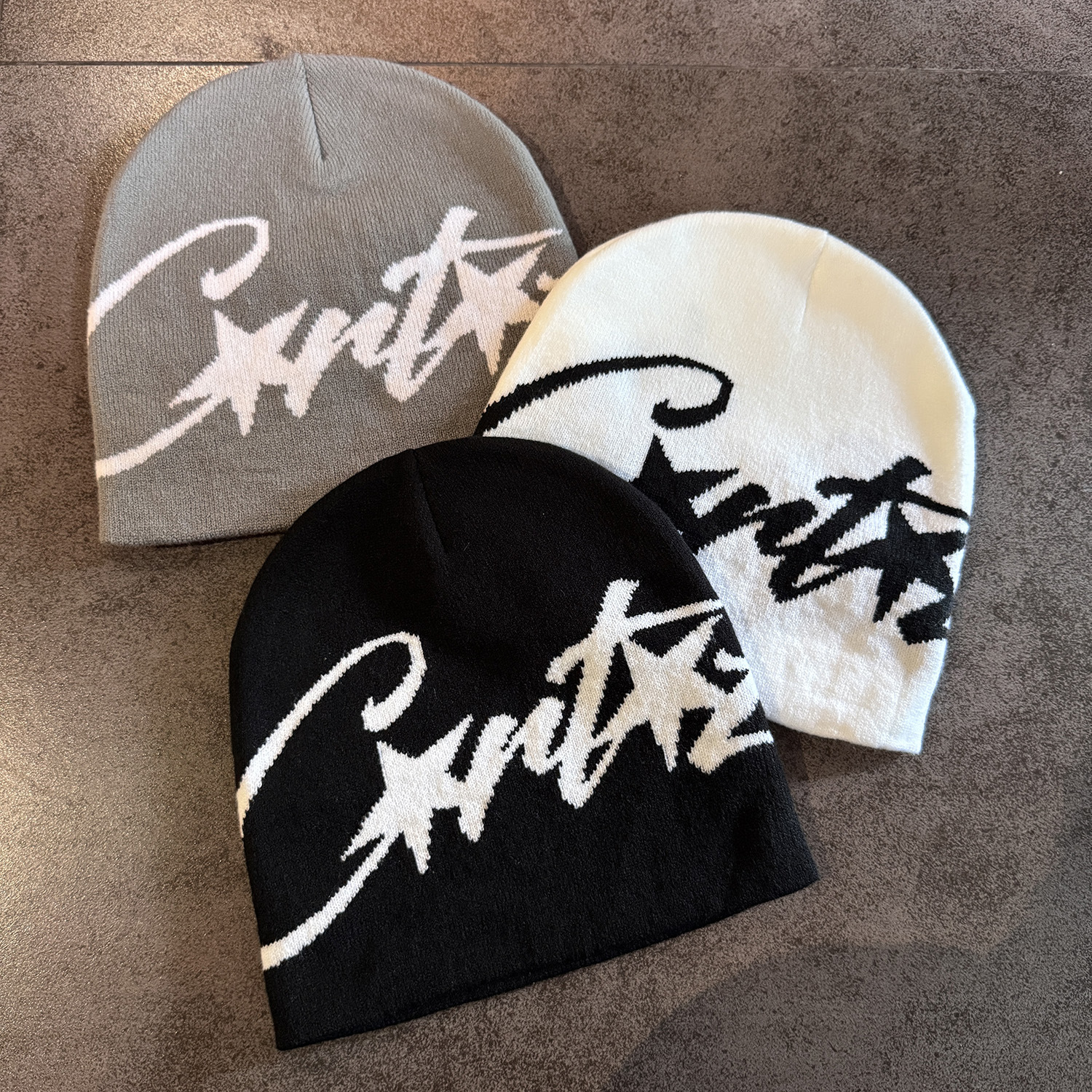 Damengestrickte Mütze