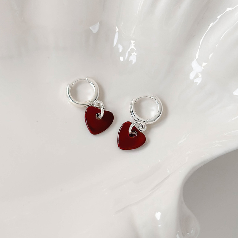 Orecchini a Cerchio con Cuore Rosso