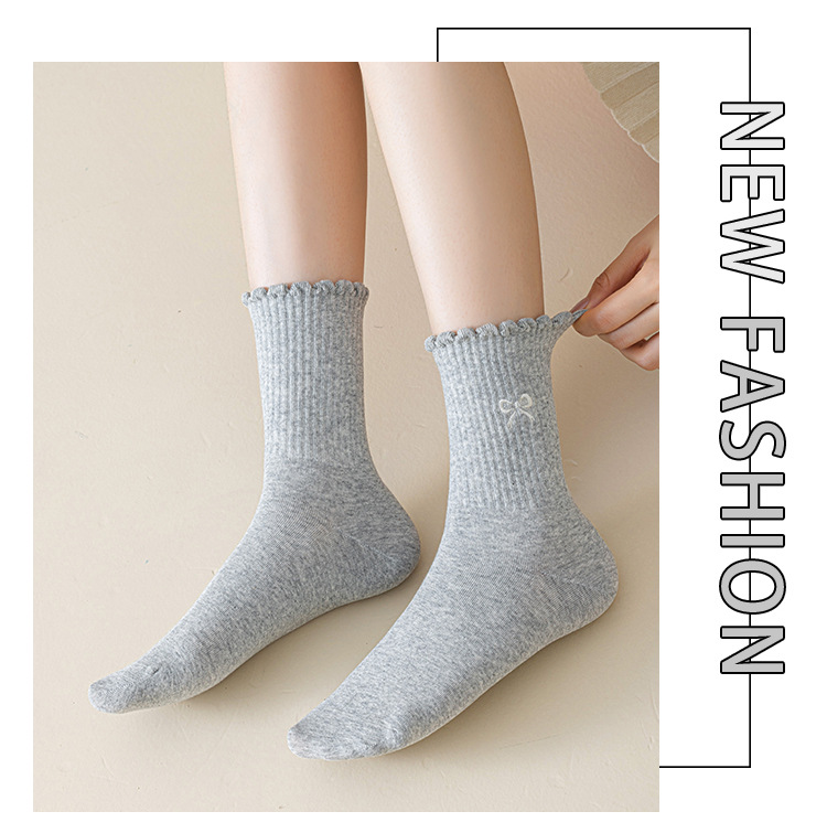 Meias Mid-Calf Femininas com Bordado de Laço e Bolinhas