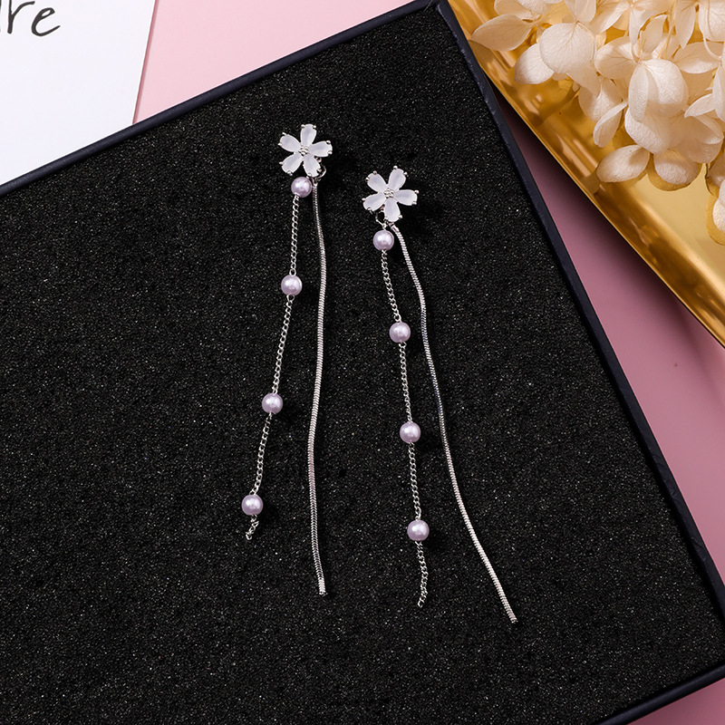 Pembe Kiraz Çiçeği Püsküllü Zirkonya Küpeler