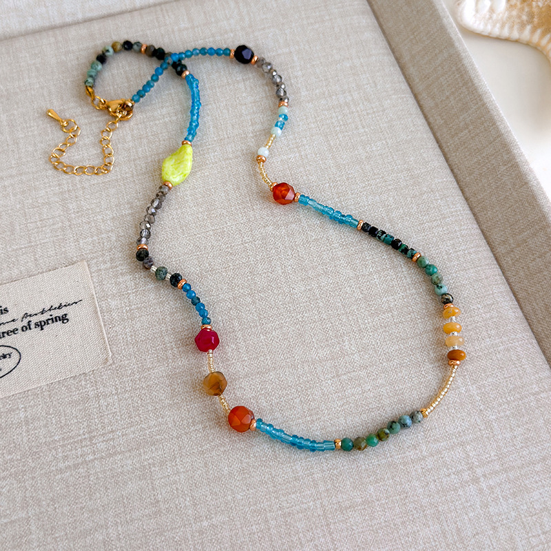 Блакитне намисто з мушлями та намистинами