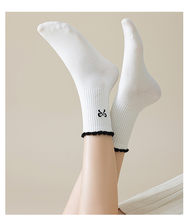 Meias Mid-Calf Femininas com Bordado de Laço e Bolinhas