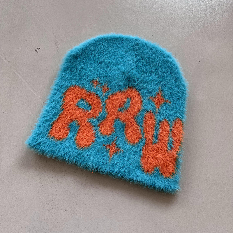 Gorro de Pele Falsa de Visom com Letras