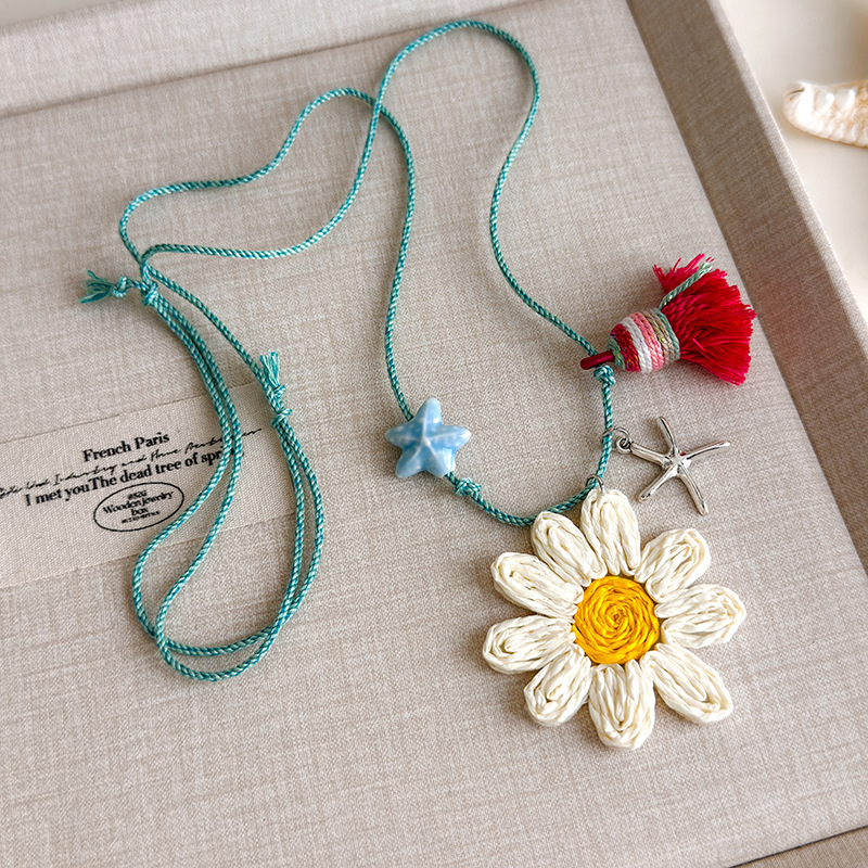 Блакитне намисто з мушлями та намистинами