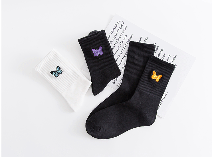 Meias de Algodão com Bordado de Borboleta