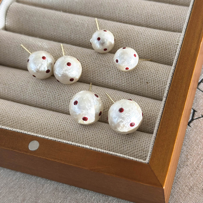 레드 폴카도트 펄 이어 스터드