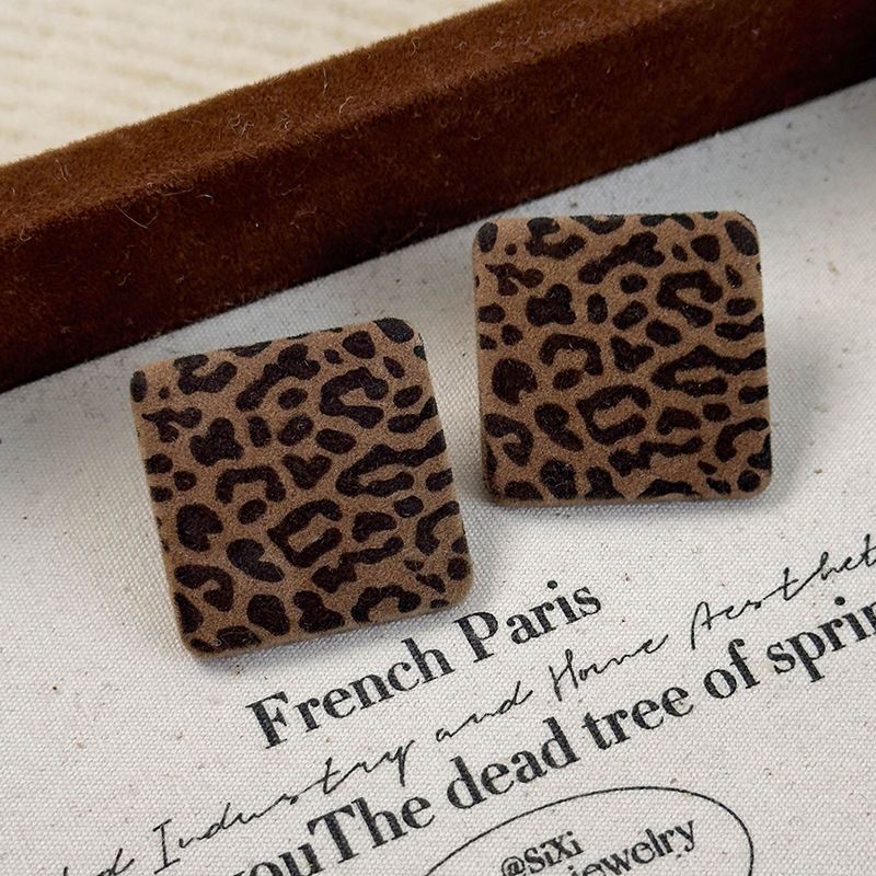 기하학 무늬 레오파드 플록 이어링