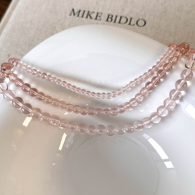 قلادة خرز زجاجي وردي