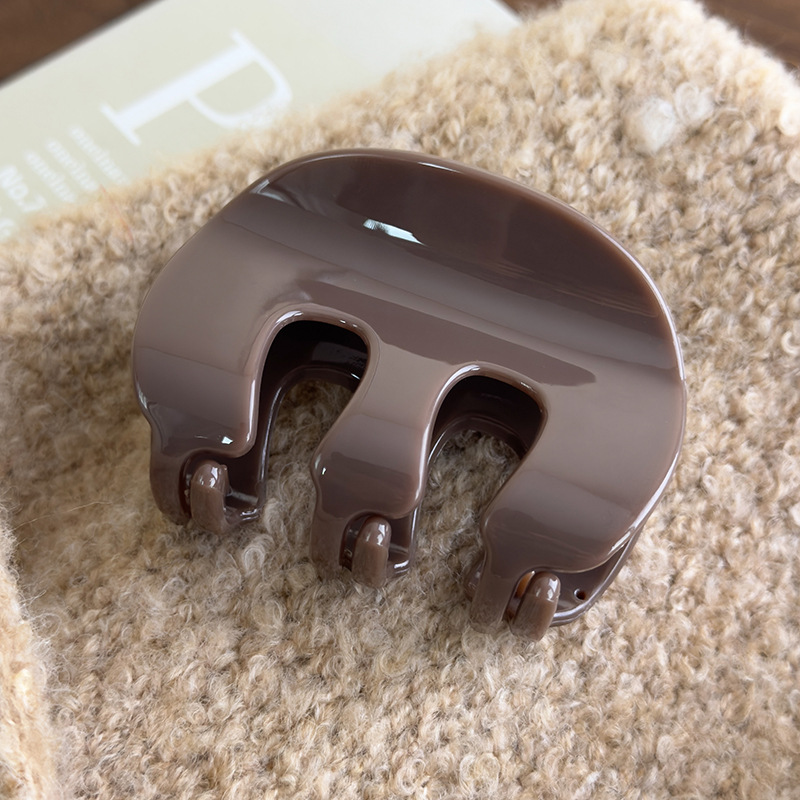 Agrafă de păr în formă de M