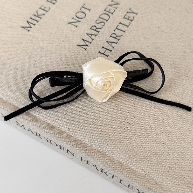 Francuska Wintage Spinka do Włosów z Różą i Kokardą