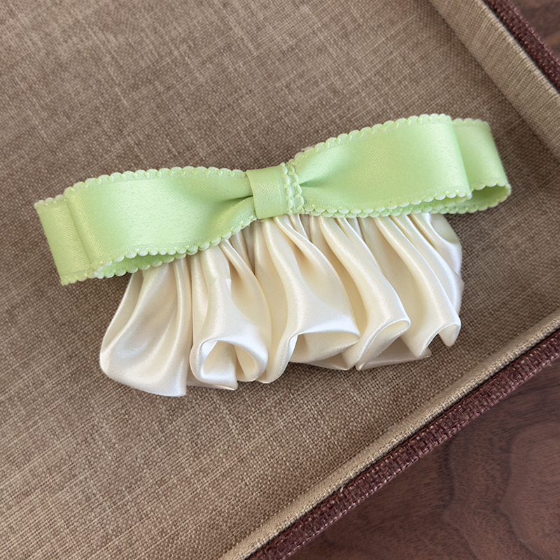 Agrafă de Păr Vintage din Satin cu Volane