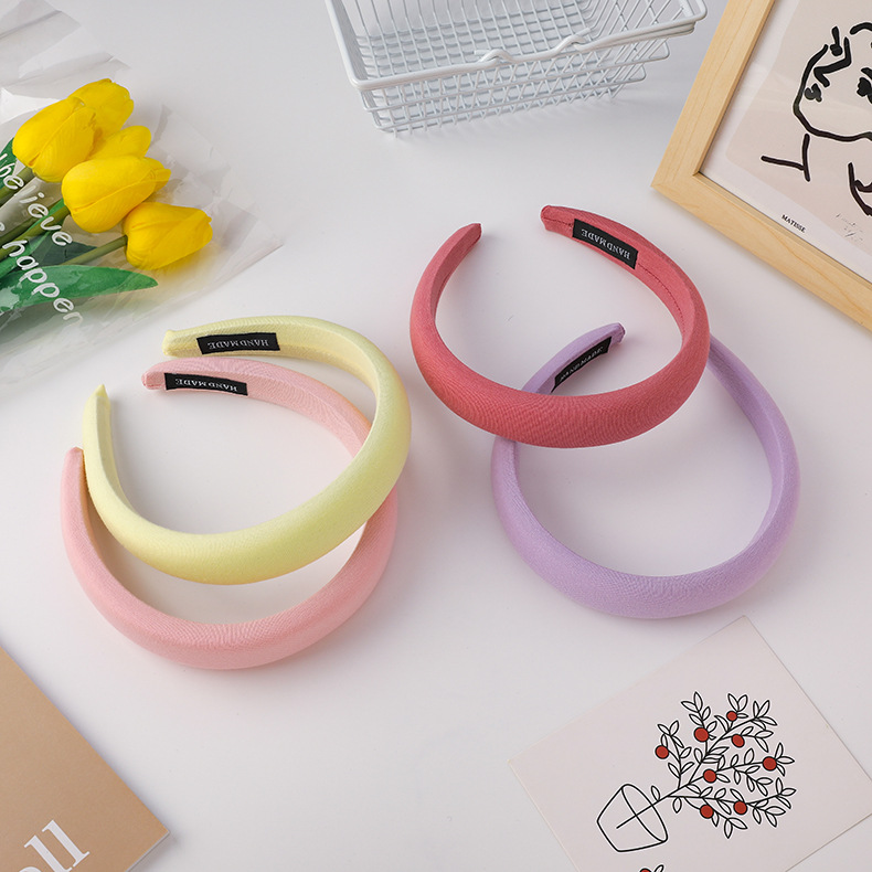 عصابة رأس عريضة نسائية